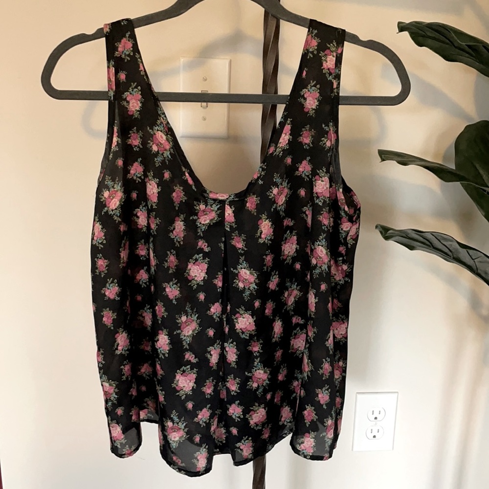 Satin floral tank 🌸